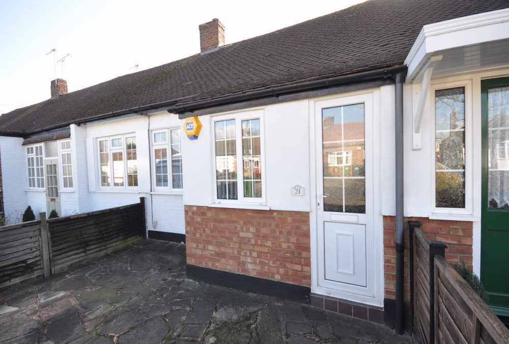 Gaston Way, SHEPPERTON, Surrey, TW17 8EZ