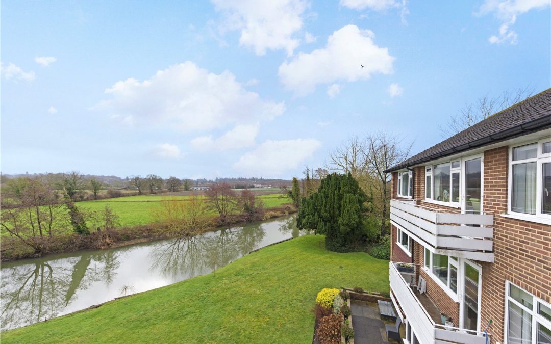 Mole House, Kingfisher Close, Hersham, WALTON-ON-THAMES, Surrey, KT12 4LF