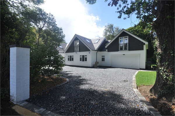 Westcar Lane, Hersham, Walton-on-Thames, Surrey, KT12 5ES