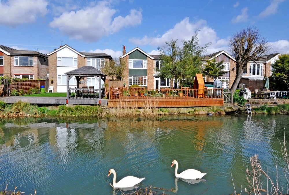 Field Close, MOLESEY, Surrey, KT8 2LA