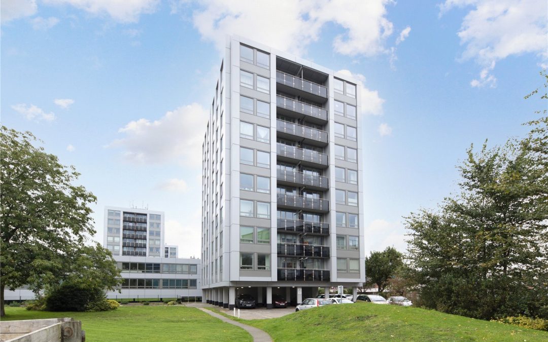 Wellington Close, Walton-on-Thames, Surrey, KT12 1BE