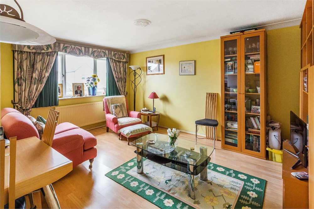 Conifer Court, The Crescent, ASHFORD, Surrey, TW15 2SY