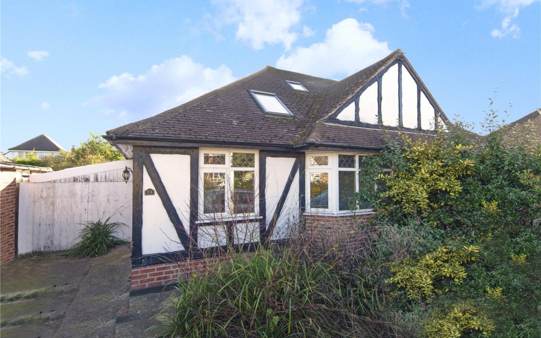 Wolsey Drive, WALTON-ON-THAMES, Surrey, KT12 3AZ