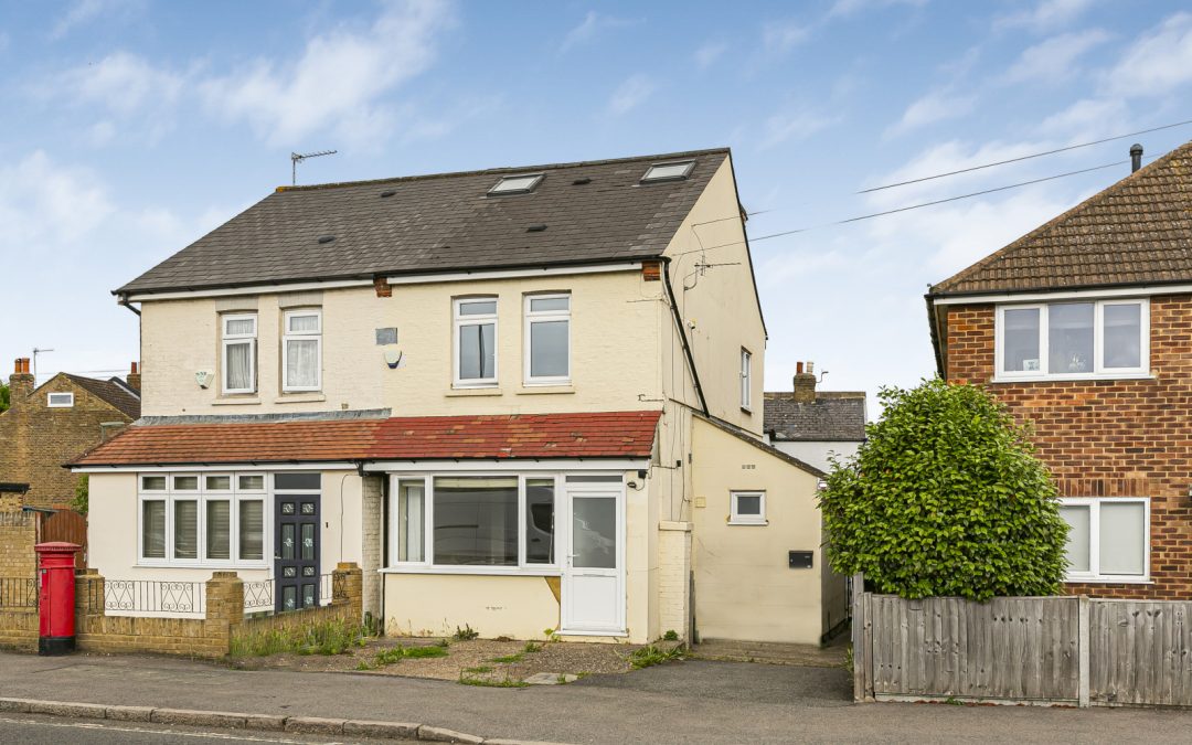 Hurst Road, WEST MOLESEY, Surrey, KT8 1QW