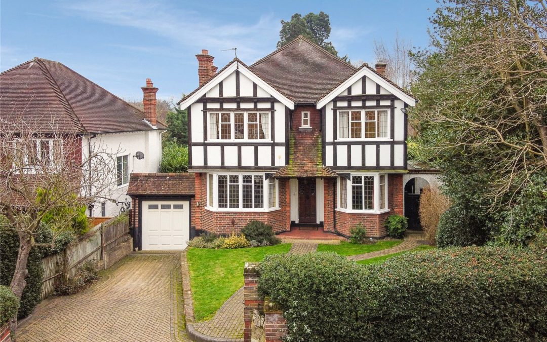 Oatlands Drive, Weybridge, Surrey, KT13 9LU
