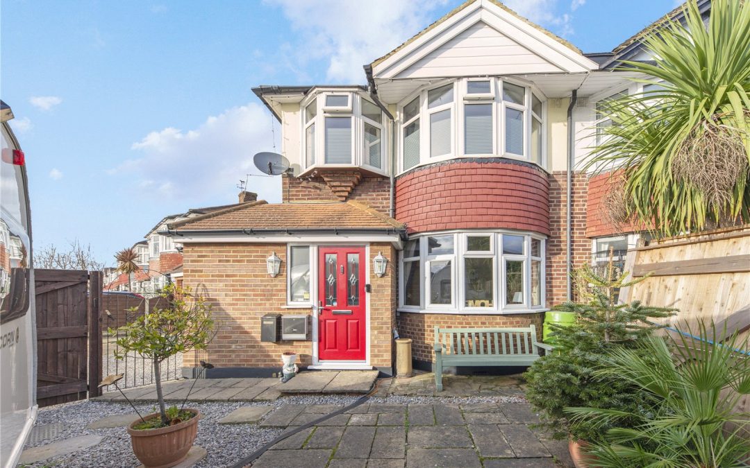 Hersham Road, Hersham, Walton-on-Thames, Surrey, KT12 5QA