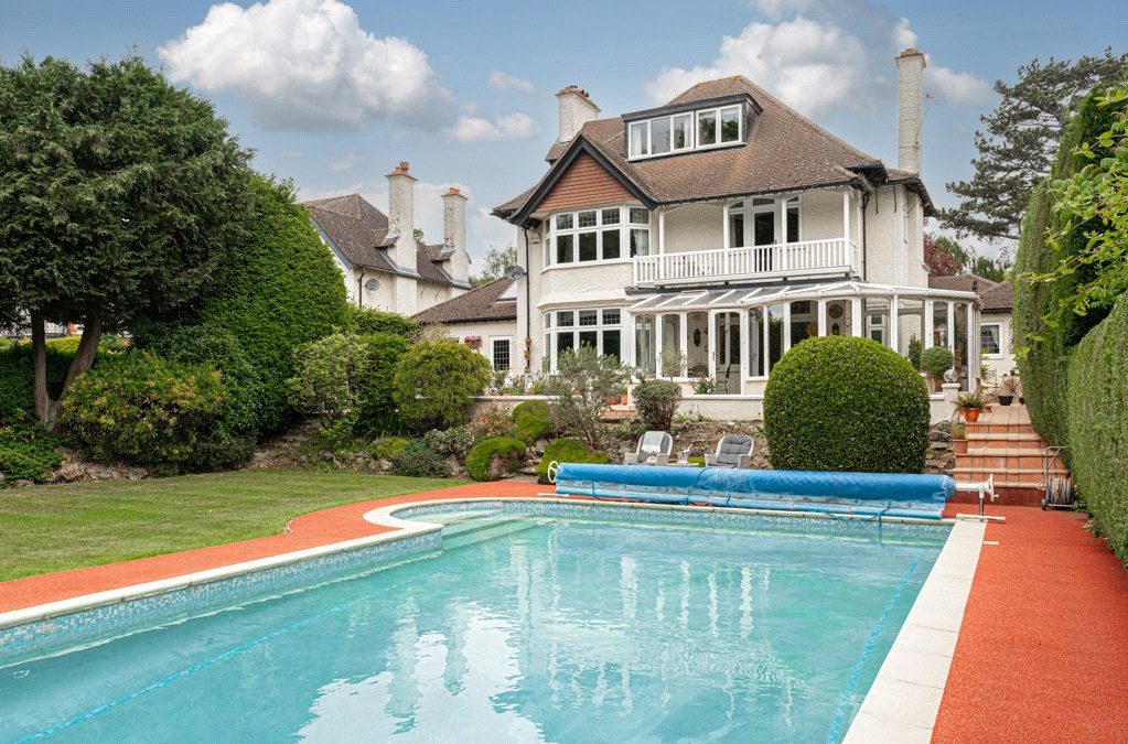 Peaks Hill, Purley, CR8 3JG