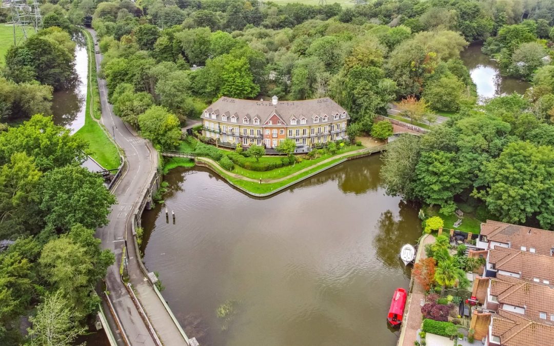 Admiral Stirling Court, Weystone Road, Weybridge, Surrey, KT13 8XX
