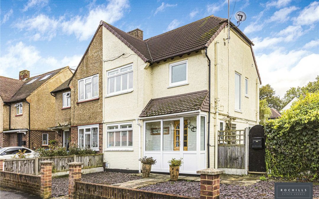 Vaux Crescent, Hersham, Walton-on-Thames, Surrey, KT12 4HF