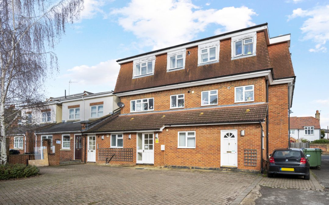 Hidden Close, West Molesey, Surrey, KT8 2BB