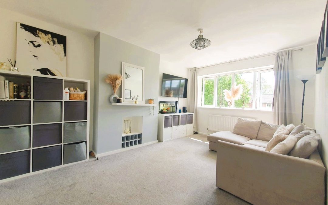 Vicarage Fields, Walton-on-Thames, Surrey, KT12 2EL