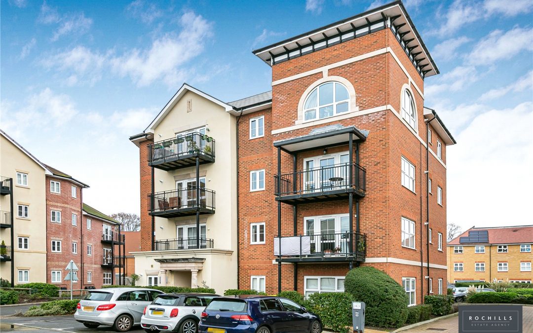 Bell Farm Way, Hersham, Walton-on-Thames, Surrey, KT12 5BQ