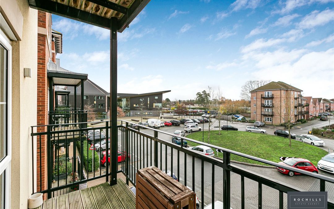 Bell Farm Way, Hersham, Walton-on-Thames, Surrey, KT12 5BQ