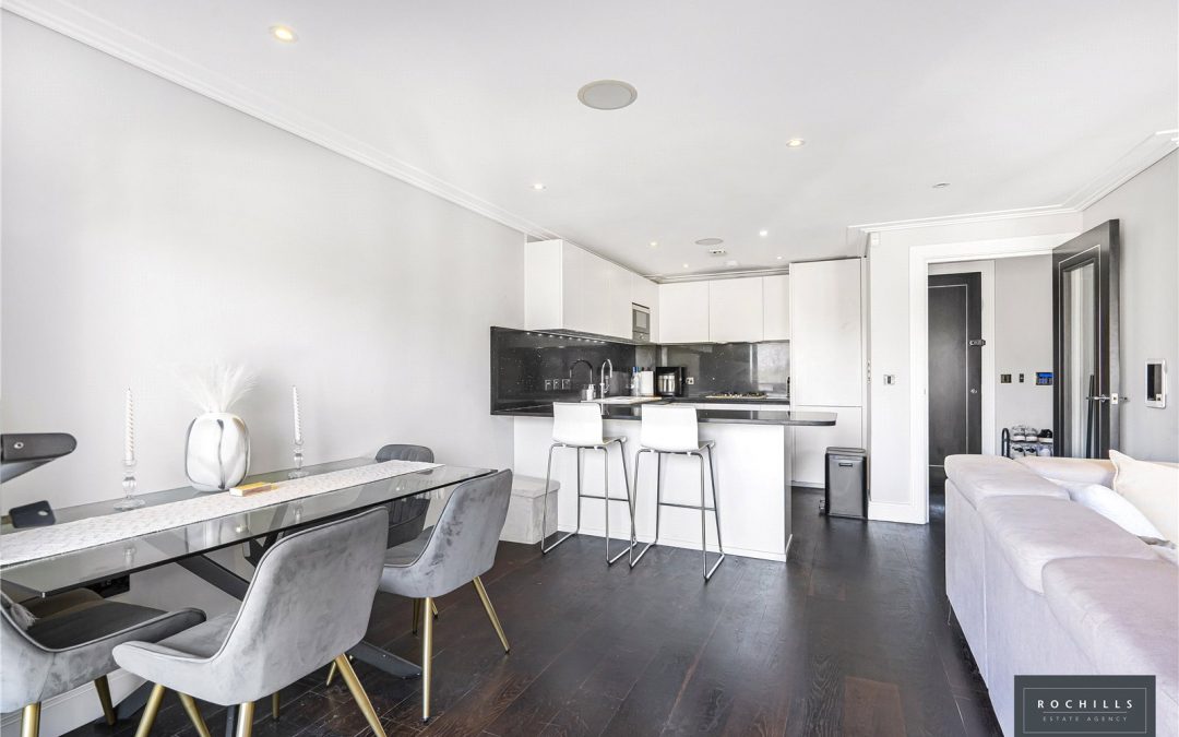 Portsmouth Road, Esher, Surrey, KT10 9FE