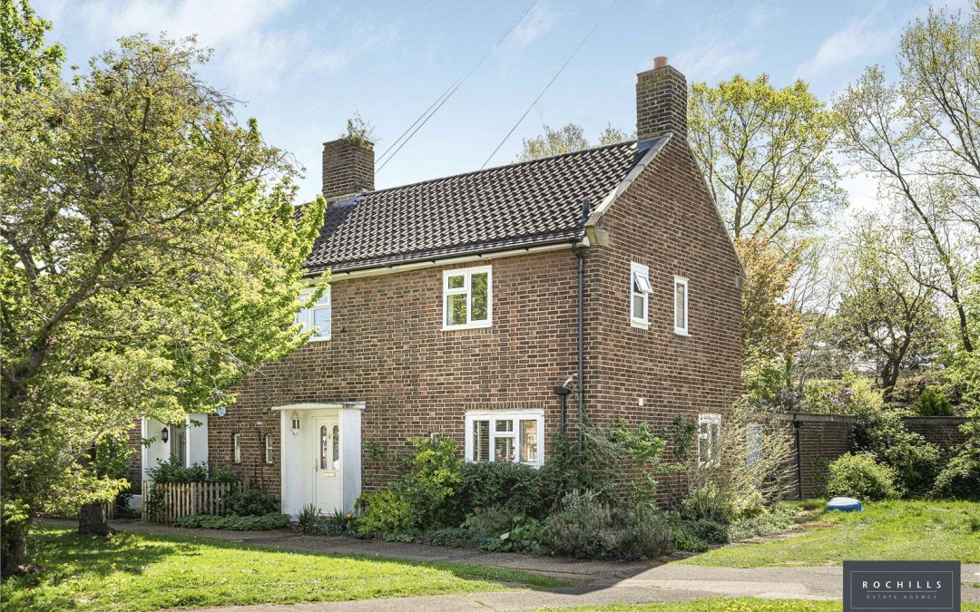 Douglas Road, Esher, Surrey, KT10 8BG