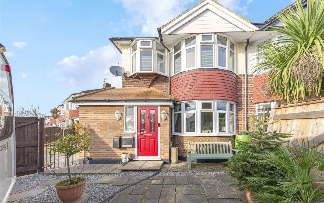 Hersham Road, Hersham, Walton-on-Thames, Surrey, KT12 5QA