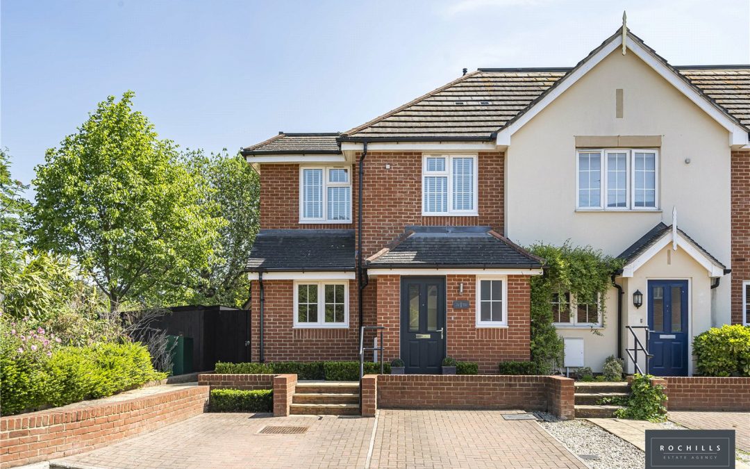 Binfield Close, Byfleet, West Byfleet, Surrey, KT14 7FJ