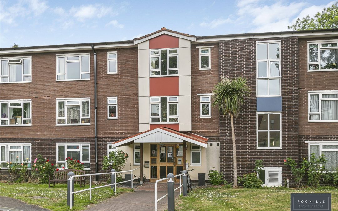Firs Close, Claygate, Esher, Surrey, KT10 0NW