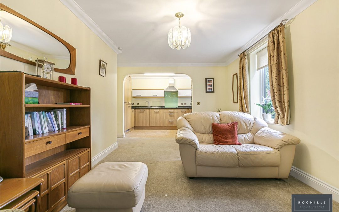 Firs Close, Claygate, Esher, Surrey, KT10 0NW