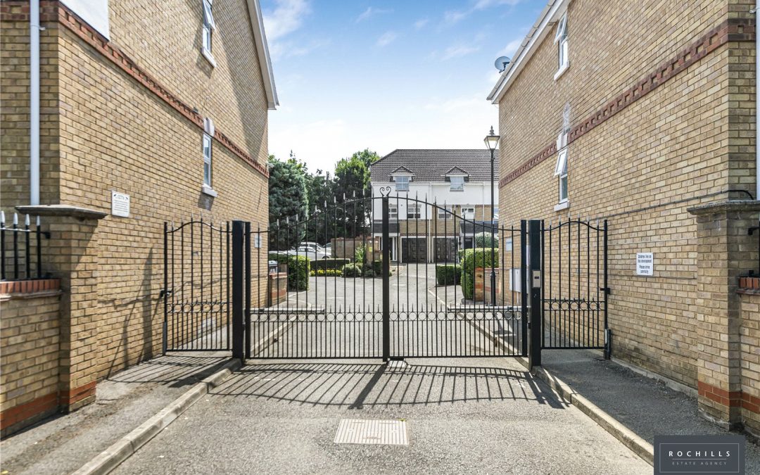 Lyster Mews, Cobham, Surrey, KT11 1LA