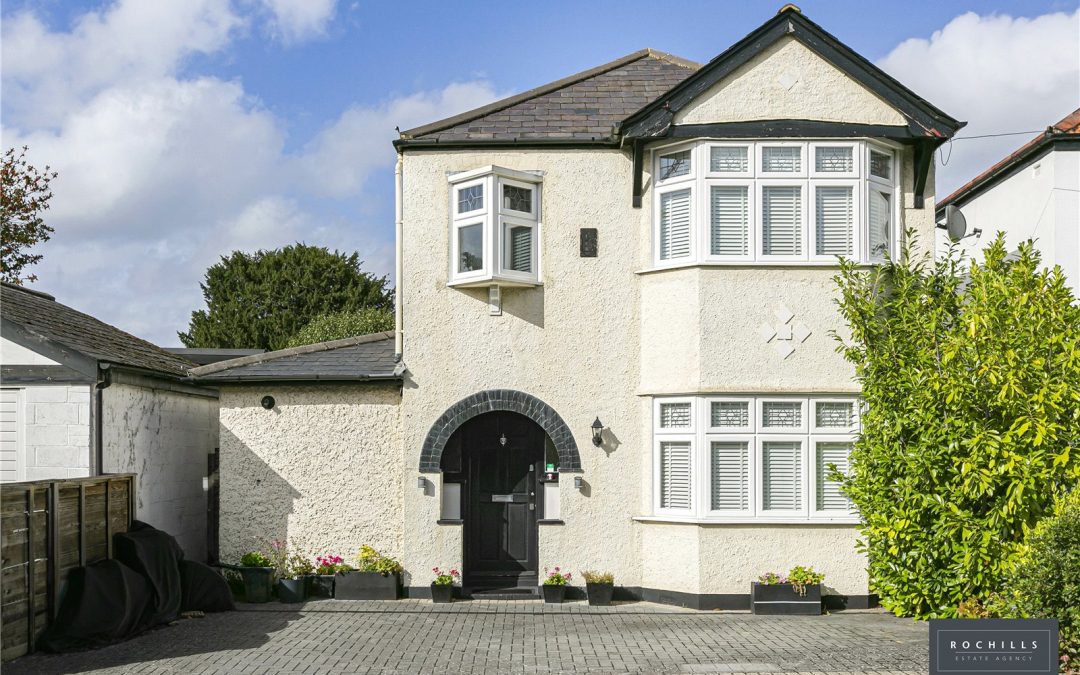Endsleigh Gardens, Hersham, Walton-on-Thames, Surrey, KT12 5HE