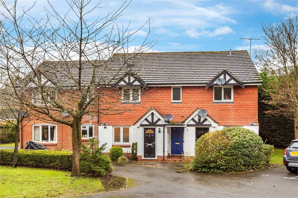 Eyston Drive, WEYBRIDGE, Surrey, KT13 0XE