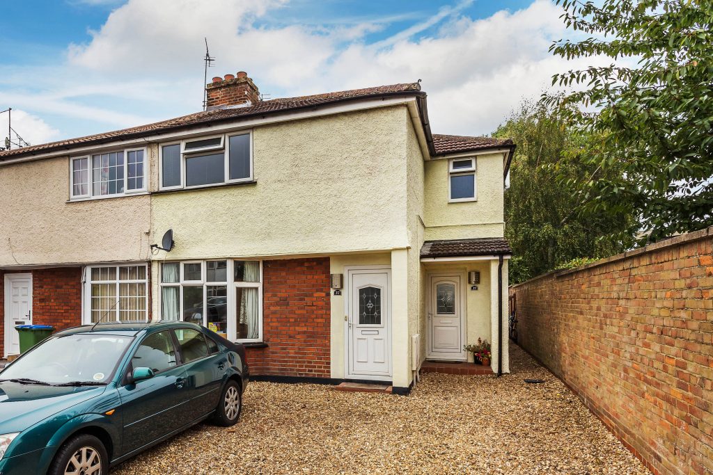 Hersham Village One Bedroom Deal Rochills Estate Agents