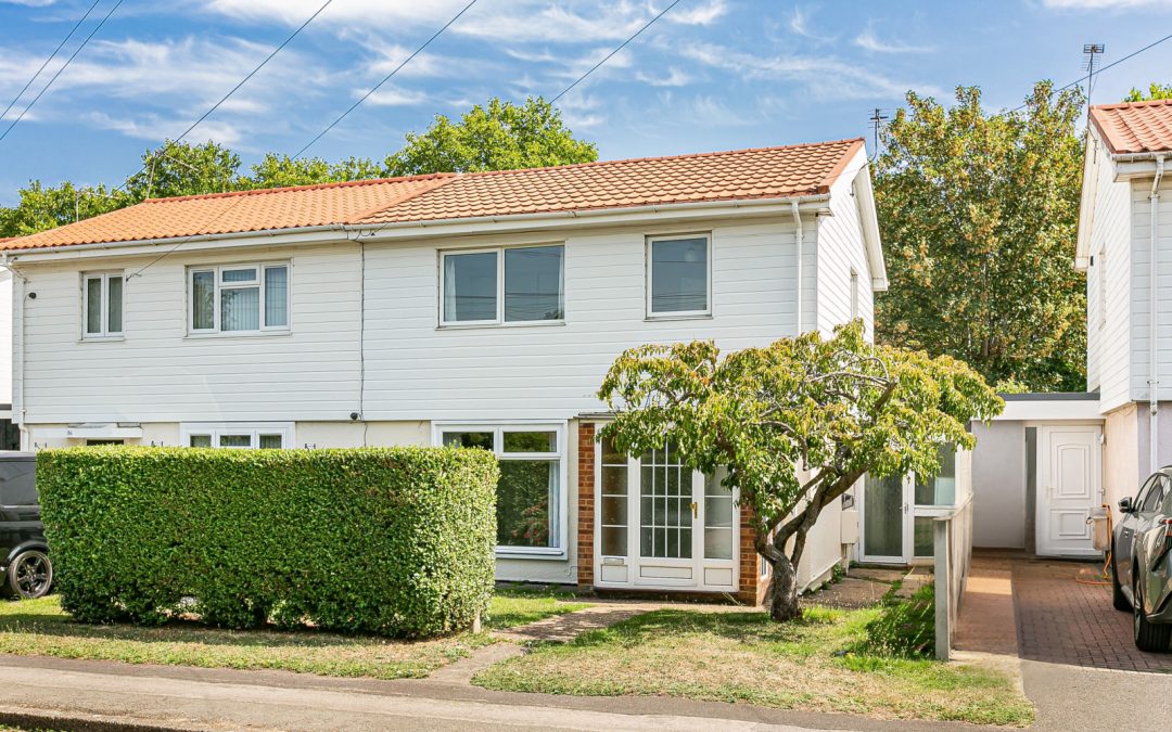 Molesham Way, West Molesey, Surrey, KT8 1NX