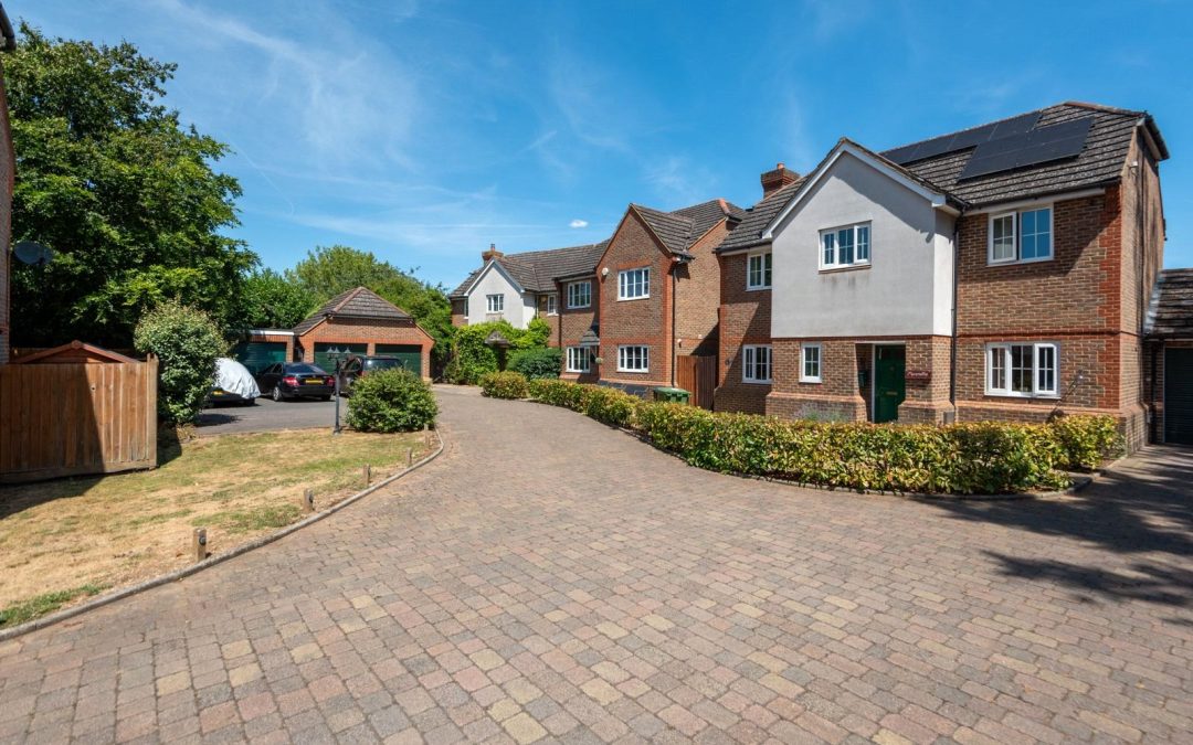 Knights Close, WEST MOLESEY, Surrey, KT8 2HP