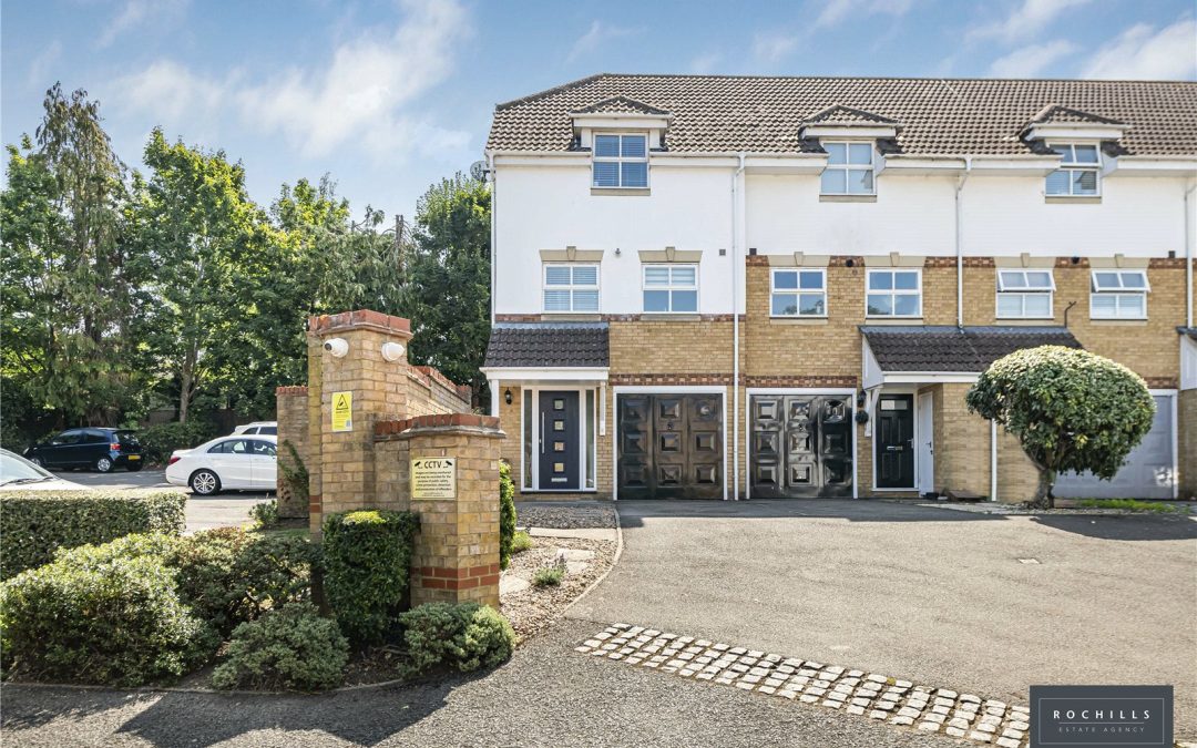 Lyster Mews, Cobham, Surrey, KT11 1LA